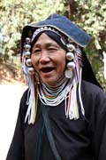 Žena z kmene Akha, okolí města Kengtung. Myanmar (Barma).