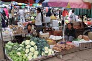 Hlavní trh ve městě Kengtung. Myanmar (Barma).