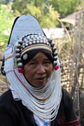 Žena z kmene Akha, okolí města Kengtung. Myanmar (Barma).