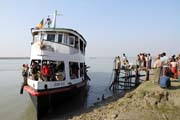 Vládní ferry jezdící na trase Sittwe - Mrauk U. Myanmar (Barma).