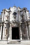 Catedral de San Cristóbal de la Habana, Plaza de la Catedral, stará Havana (Habana Vieja). Kuba.