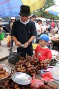 Lokln ovoce salak, trh ve vesnici Tomohon. Sulawesi, Indonsie.