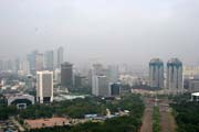 Jakarta se mění a po letech nový pohled na panorama města. Indonésie.