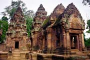 Chrám Banteay Srei v oblasti Angkor Wat. Kambodža.