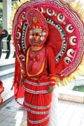 Ppravy bhem Ernakulam Shiva Temple Festivalu. Ernakulam, Kerala. Indie.