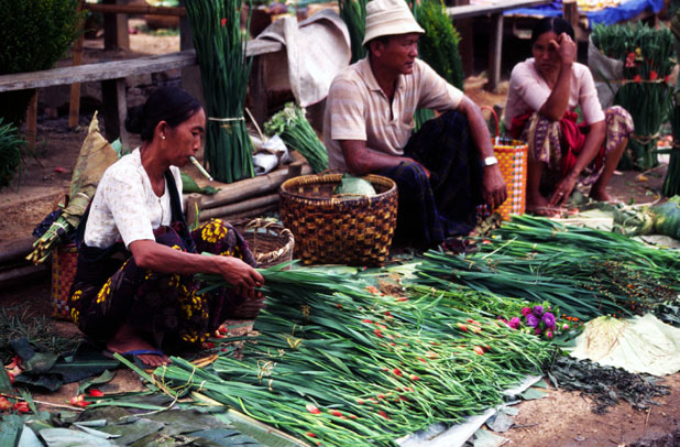 Na trhu. Oblast jezera Inle. Myanmar (Barma).