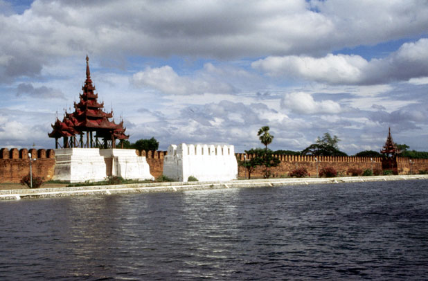 Pevnost v Mandalay. Myanmar (Barma).
