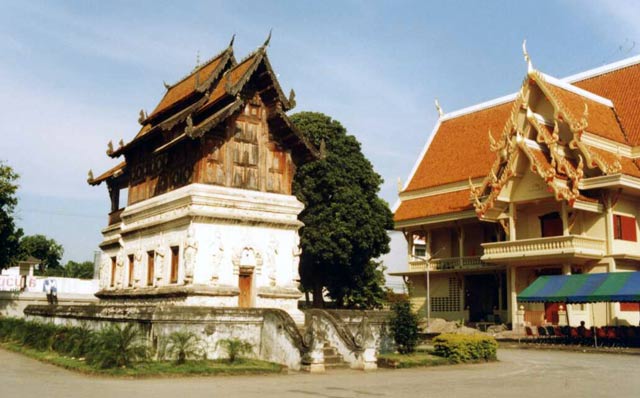 Chiang Mai. Wat Chedi Luang. Thajsko.