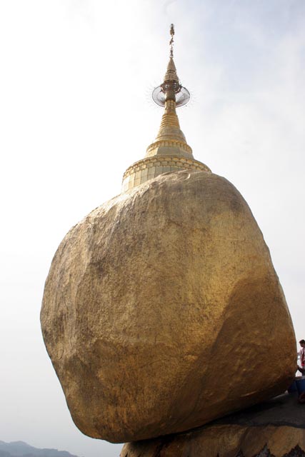 Stupa Kyaiktiyo (Golden rock). Myanmar (Barma).