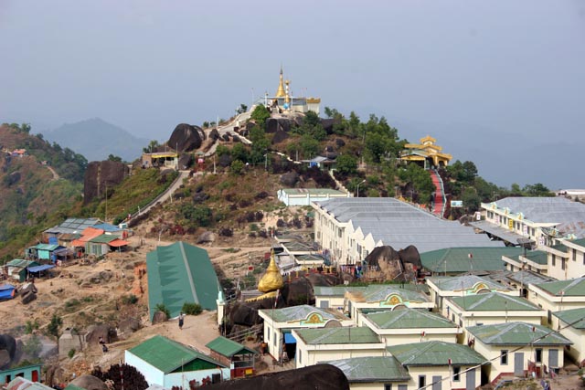 Pohled z vrcholdu. Kyaiktiyo. Myanmar (Barma).