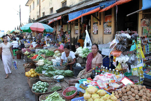 Na trhu, Sittwe. Myanmar (Barma).