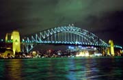Noční pohled na Harbour bridge. Sydney. Austrálie.