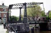 Zvedac most. Amsterdam. Nizozemsko.