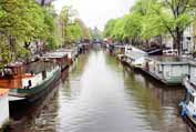 Vodní kanál v Amsterdamu. Nizozemsko.