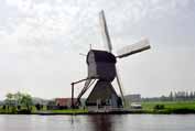 Větrný mlýn. Kinderdijk. Nizozemsko.