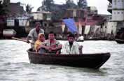 Doprava po řece. Dháka. Bangladéš.