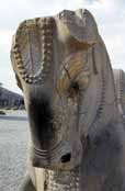 Kamenná socha koně v Persepolis. Írán.