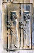Výzdoba hrobky krále Artaxerxes II. Persepolis. Írán.