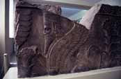 Nález z Persepolis. Íránské národní muzeum. Teherán. Írán.