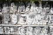 Relify lebek, Chichen Itza, postaveno v obdob 1100-1300 naeho letopotu v Mjsko-Toltckm Stylu. Mexiko.