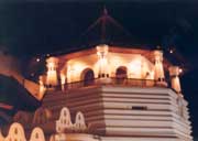 Dalada Maligawa (chrám Budhova zubu) - chrám kde je uložen svatý budhův zub. Kendy. Srí Lanka.