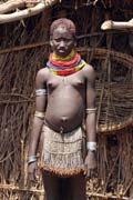 ena z kmene Bume. Etiopie.