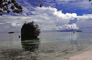 Pulau Kadidiri, jeden z mnoha Togean ostrov. Indonsie.