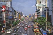 Dopravní provoz na ulicích Bangkoku. Thajsko.
