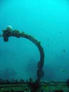 Vrak holandské obchodní lodi potopené v roce 1942. Potápění u ostrova Bunaken, lokalita Molas Wreck. Sulawesi, Indonésie.