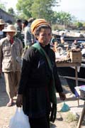 ena z etnika Pa-O na trhu, jezero Inle. Myanmar (Barma).