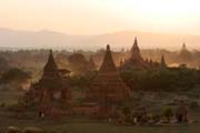 Západ slunce, Bagan. Myanmar (Barma).