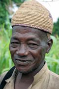 Muž z etnika Somba (někdy též nazývaní lidé Betamaribé). Oblast Boukoumbé. Benin.