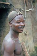 Muž z etnika Somba (někdy též nazývaní lidé Betamaribé). Oblast Boukoumbé. Benin.