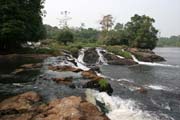 Vodopády Lobe jsou jedno z mála míst na světě kde vodopády padají přímo do moře. Kamerun.