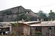 Douala, nejvt mesto Kamerunu je ekonomickm centrem v oblasti. Kamerun.