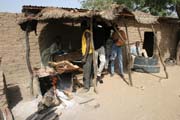 Prodejci masa u silnice. Oblast jezera ad. Kamerun.