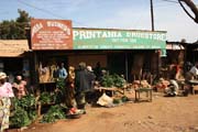 Poulin trh ve mst N'Gaoundr. Kamerun.