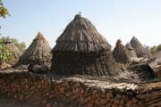 Komplex krlovskho palce ve vesnici Oudjilla. Kamerun.