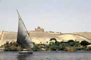 Feluka na Nilu v okolí Asuanu. Egypt.