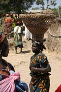 Momentka z trhu. Vesnice Tourou v pohoří Mandara. Kamerun.