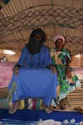 Novomanželé ve svém domě. Oblast pohoří Air. Niger.