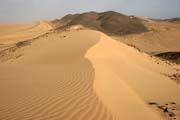 Písečné duny po cestě do Arrakau. Poušť Sahara. Niger.