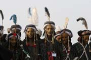 Mui z koovnho etnika Wodaab (nazvni t Bororo) tan svj tanec krsy nazvan Yaake. Slavnost Cure Sale (Lba sol) ve msteku In-Gall. Niger.