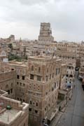 Ulice v historickém centru hlavního města Sana. Jemen.