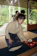 Tradiční čajovna v komplexu chrámu Kinkaku-ji, Kjóto. Japonsko.