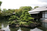 Zahrada Koko-en ve městě Himeji. Pěkný příklad typické japonské zahrady. Japonsko.