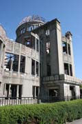 A-bomb Dome ve mst Hiroima. Japonsko.