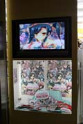 Čtvrť Akihabara - centum prodeje počítačů, elektroniky a komiksů (převážně manga). Tokio. Japonsko.