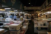 Rybí trh Tsukiji, Tokio. Japonsko.