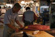 Rybí trh Tsukiji, Tokio. Japonsko.